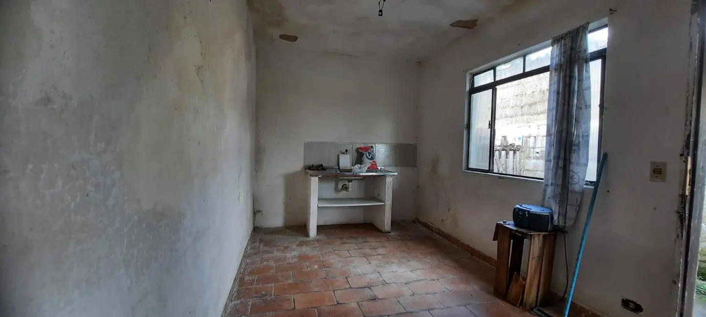 Foto 2 de Casa com 2 quartos à venda, 71m2 em Itanhaem - SP