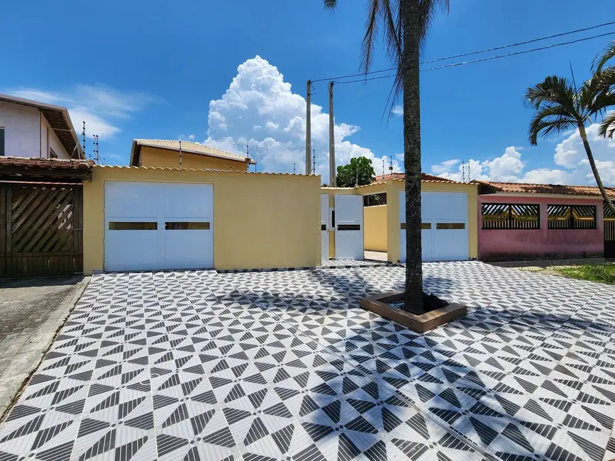 Foto 1 de Casa com 2 quartos à venda, 75m2 em Itanhaem - SP