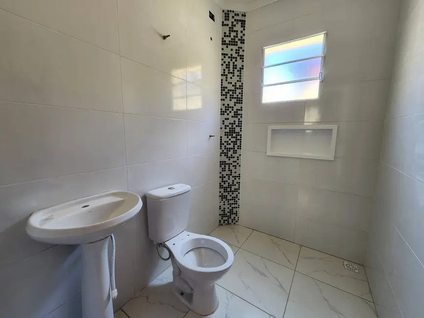 Foto 8 de Casa com 2 quartos à venda, 75m2 em Itanhaem - SP