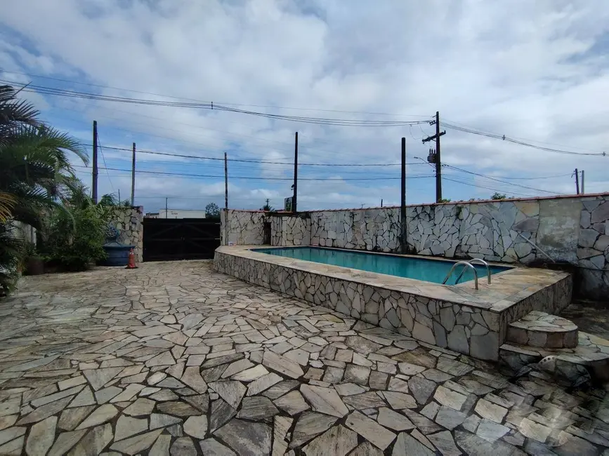 Foto 3 de Casa com 6 quartos à venda, 235m2 em Itanhaem - SP