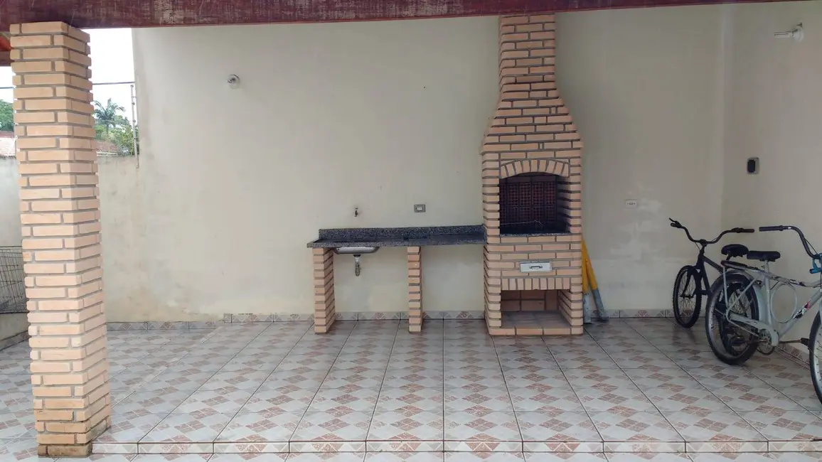 Casa de Condomínio com 2 quartos à venda, 60m2 em Itanhaem - SP - imagem 3 Foto 3 de Casa de Condomínio com 2 quartos à venda, 60m2 em Itanhaem - SP