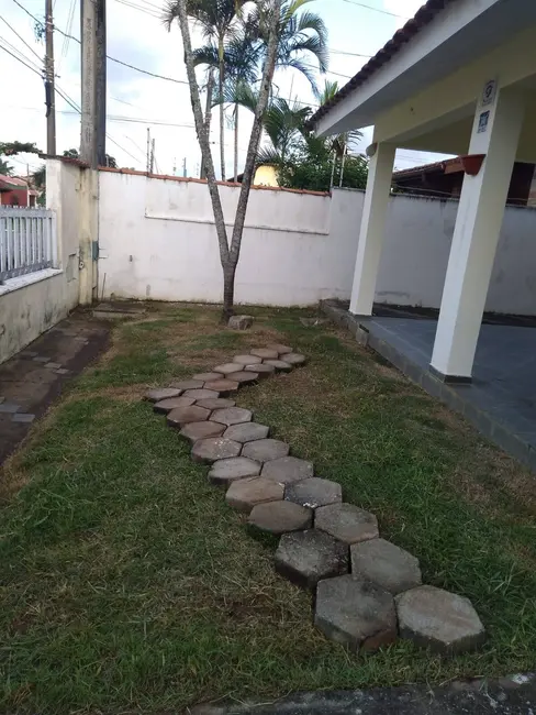 Foto 2 de Casa com 3 quartos à venda, 137m2 em Itanhaem - SP