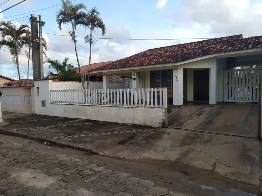 Foto 1 de Casa com 3 quartos à venda, 137m2 em Itanhaem - SP