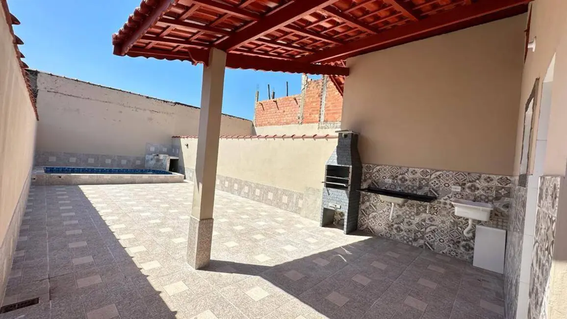 Foto 5 de Casa com 2 quartos à venda, 84m2 em Mongagua - SP