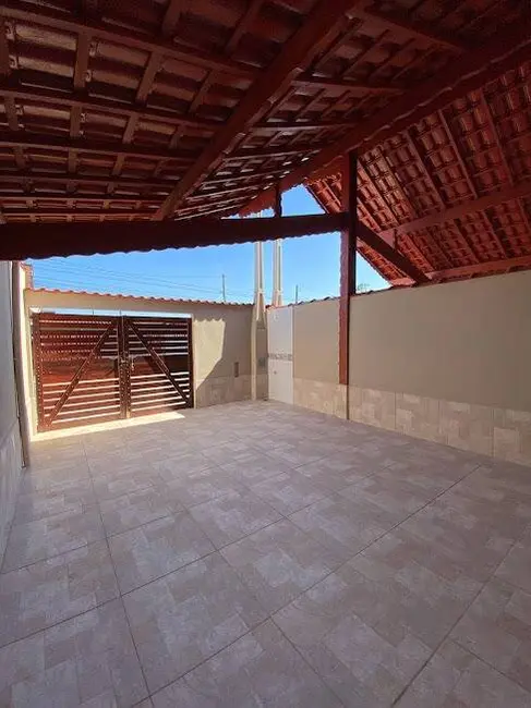 Foto 2 de Casa com 2 quartos à venda, 84m2 em Mongagua - SP
