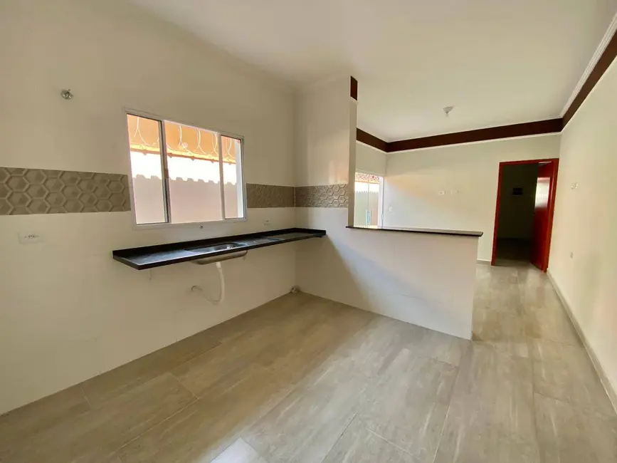Foto 6 de Casa com 2 quartos à venda, 77m2 em Mongagua - SP