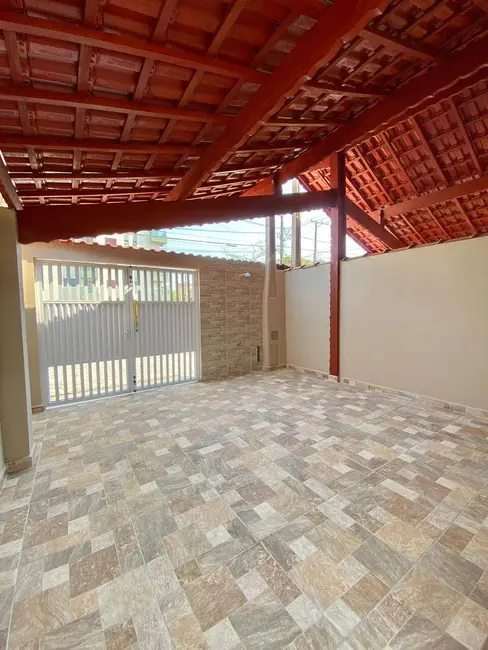 Foto 2 de Casa com 2 quartos à venda, 77m2 em Mongagua - SP