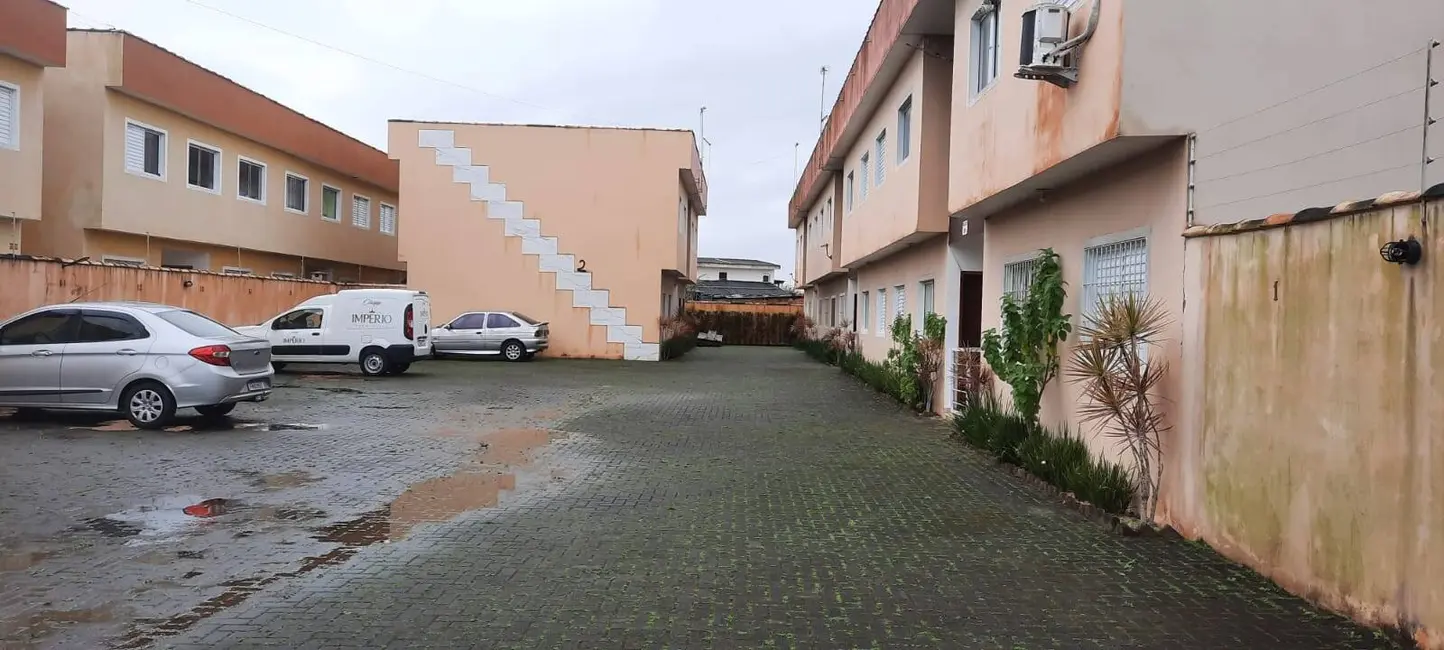 Casa de Condomínio com 2 quartos à venda, 75m2 em Itanhaem - SP - imagem 2 Foto 2 de Casa de Condomínio com 2 quartos à venda, 75m2 em Itanhaem - SP
