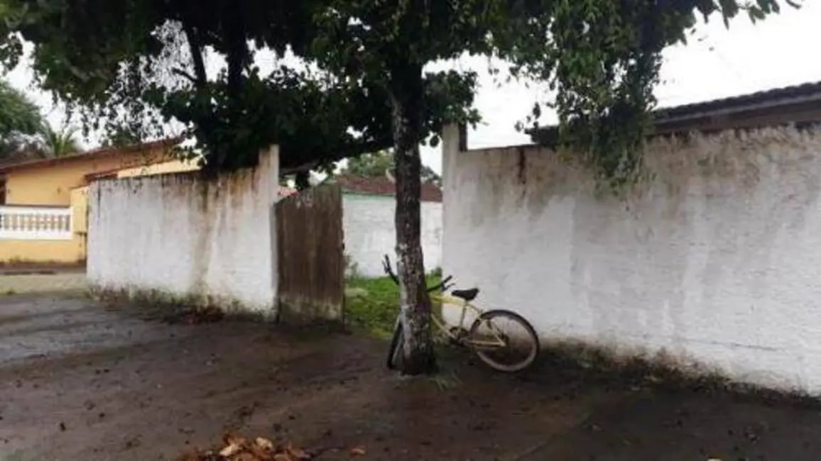 Foto 2 de Casa com 2 quartos à venda, 95m2 em Itanhaem - SP