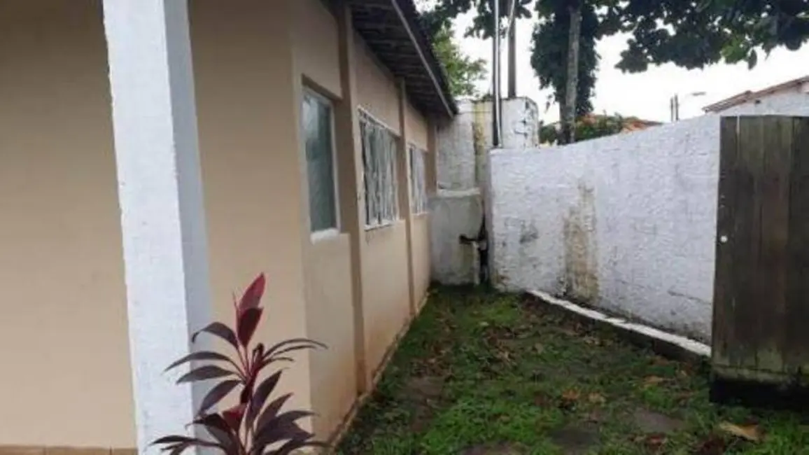Foto 4 de Casa com 2 quartos à venda, 95m2 em Itanhaem - SP