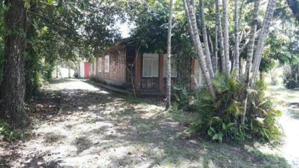 Chácara com 3 quartos à venda, 207m2 em Itanhaem, SP - imagem 1 Foto 1 de Chácara com 3 quartos à venda, 207m2 em Itanhaem, SP