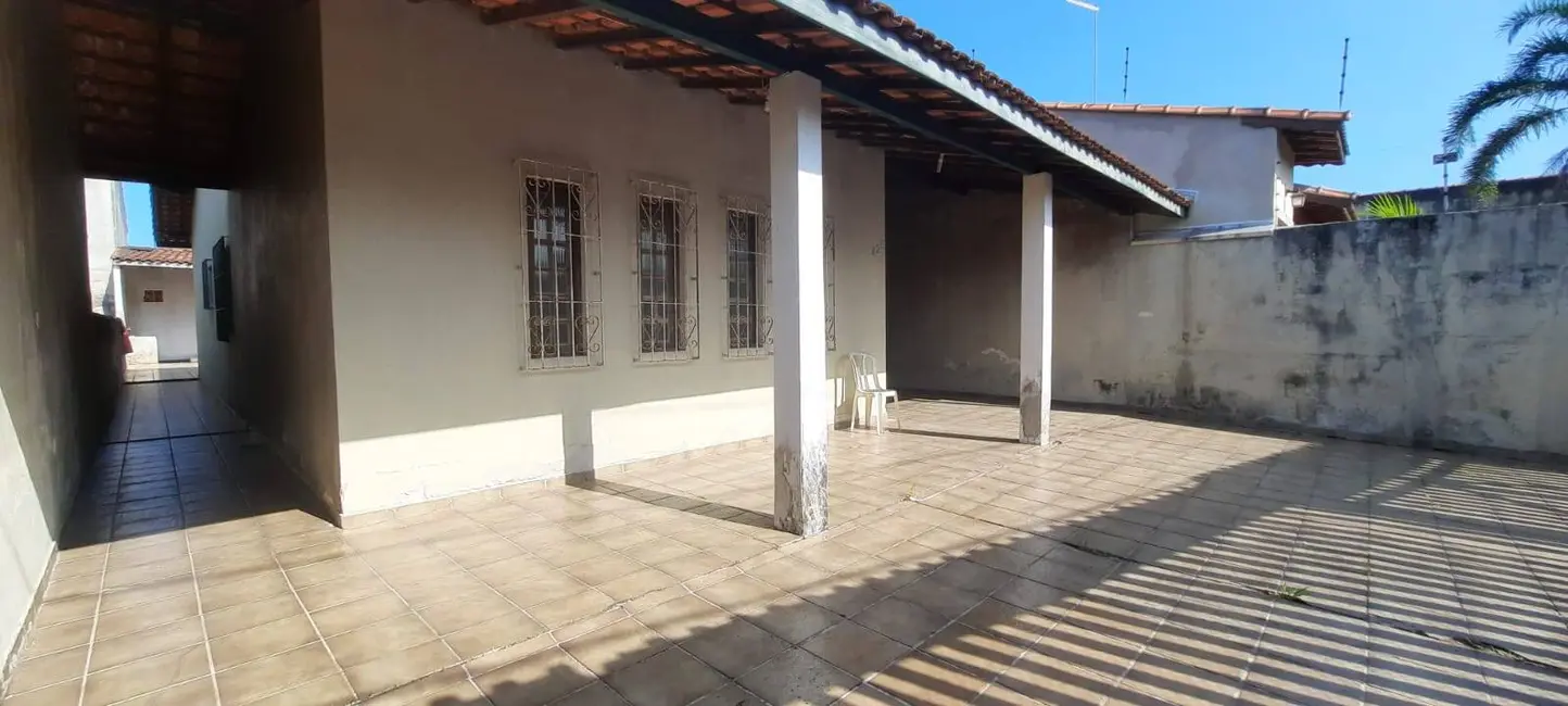 Foto 4 de Casa com 3 quartos à venda, 143m2 em Itanhaem - SP