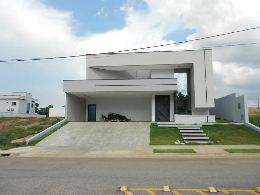 Foto 1 de Casa de Condomínio com 3 quartos à venda e para alugar, 450m2 em Triângulo, Porto Velho - RO
