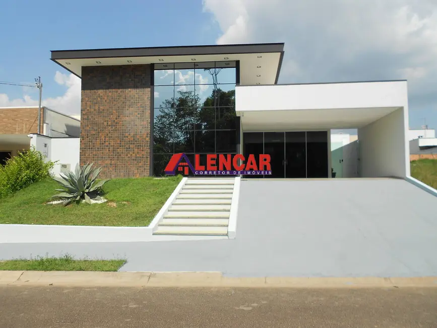 Foto 1 de Casa de Condomínio com 3 quartos à venda, 450m2 em Triângulo, Porto Velho - RO