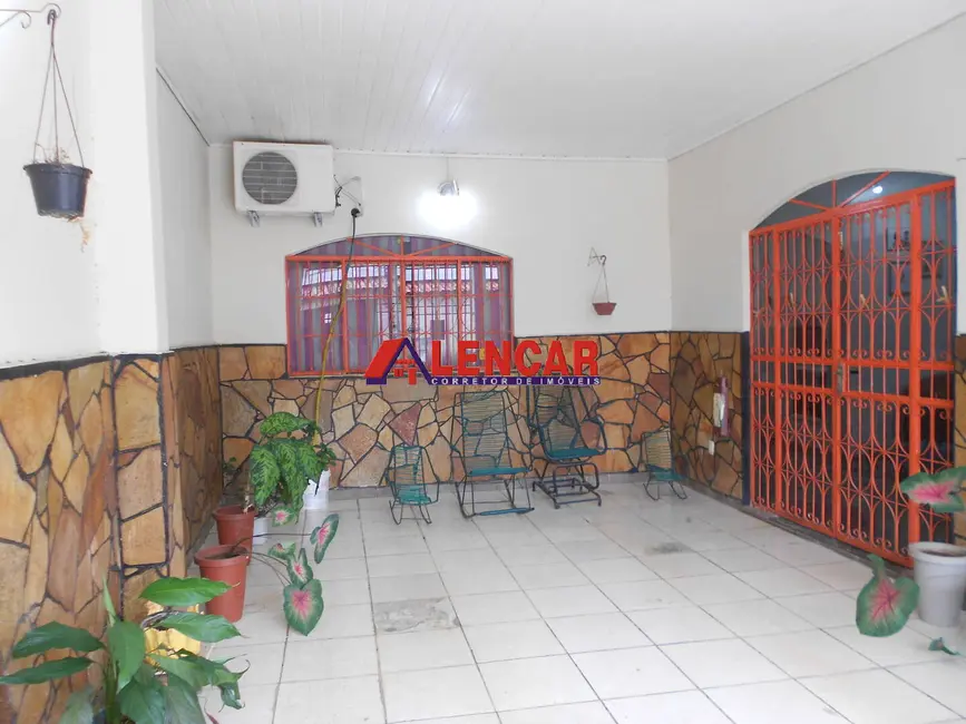 Foto 3 de Casa com 3 quartos à venda, 300m2 em Aponiã, Porto Velho - RO