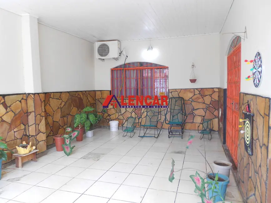 Foto 2 de Casa com 3 quartos à venda, 300m2 em Aponiã, Porto Velho - RO