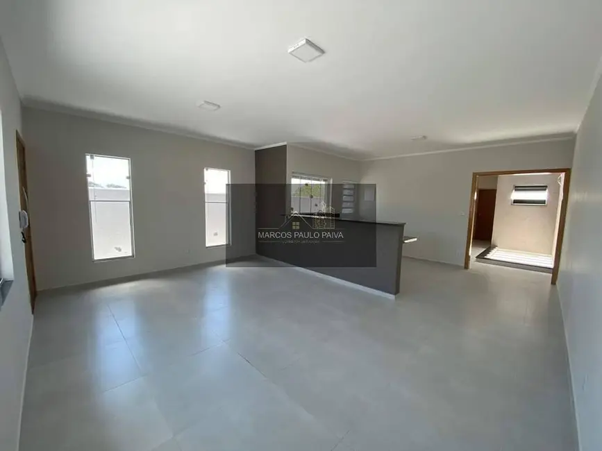 Foto 2 de Casa com 3 quartos à venda, 250m2 em Bom Jesus Dos Perdoes - SP
