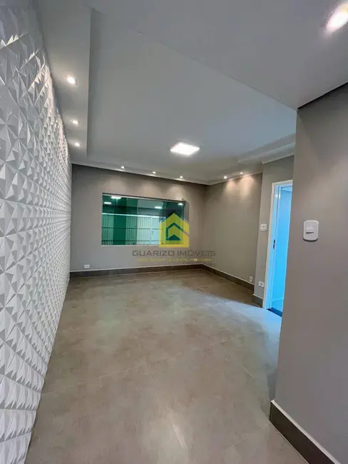 Sobrado com 3 quartos à venda, 180m2 em Jardim do Estádio, Santo Andre - SP - imagem 4 Foto 4 de Sobrado com 3 quartos à venda, 180m2 em Jardim do Estádio, Santo Andre - SP