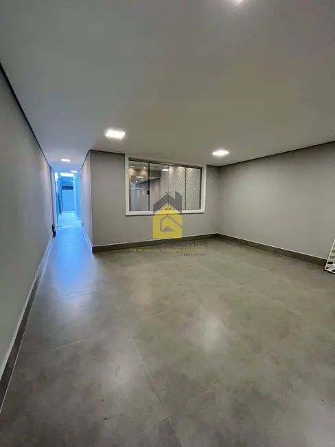 Sobrado com 3 quartos à venda, 180m2 em Jardim do Estádio, Santo Andre - SP - imagem 3 Foto 3 de Sobrado com 3 quartos à venda, 180m2 em Jardim do Estádio, Santo Andre - SP