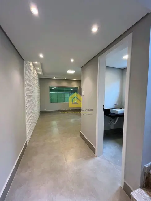 Sobrado com 3 quartos à venda, 180m2 em Jardim do Estádio, Santo Andre - SP - imagem 5 Foto 5 de Sobrado com 3 quartos à venda, 180m2 em Jardim do Estádio, Santo Andre - SP