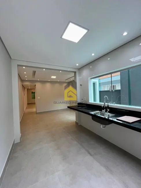 Sobrado com 3 quartos à venda, 180m2 em Jardim do Estádio, Santo Andre - SP - imagem 9 Foto 9 de Sobrado com 3 quartos à venda, 180m2 em Jardim do Estádio, Santo Andre - SP