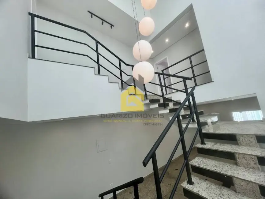 Foto 6 de Sobrado com 3 quartos à venda, 244m2 em Vila Scarpelli, Santo Andre - SP