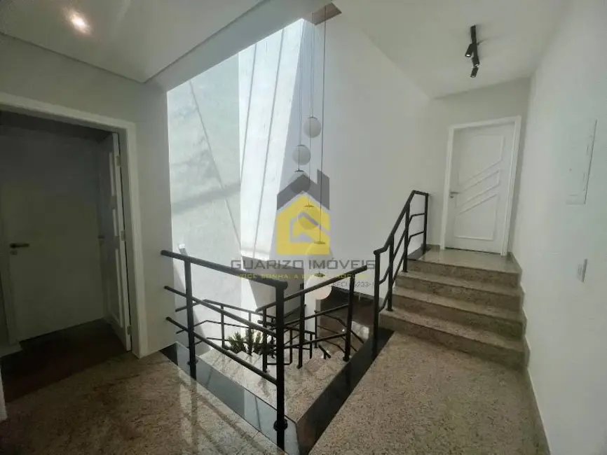 Foto 9 de Sobrado com 3 quartos à venda, 244m2 em Vila Scarpelli, Santo Andre - SP