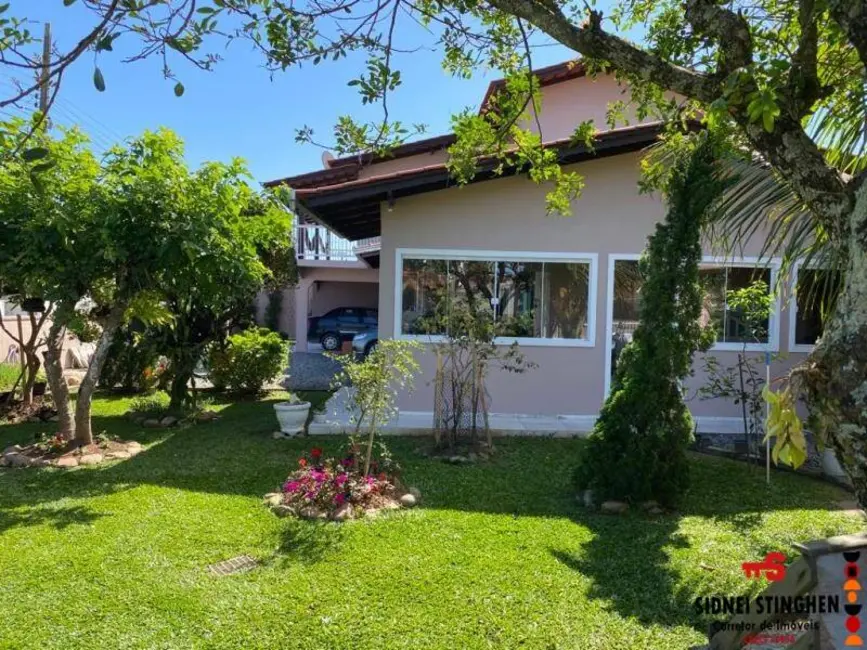 Foto 5 de Casa com 6 quartos à venda, 209m2 em Centro, Balneario Barra Do Sul - SC