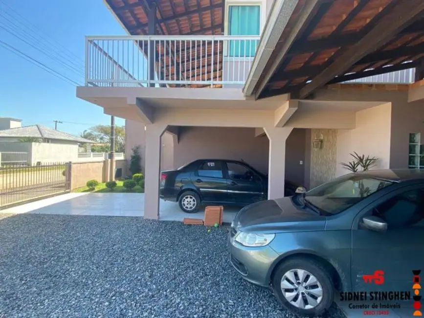 Foto 3 de Casa com 6 quartos à venda, 209m2 em Centro, Balneario Barra Do Sul - SC