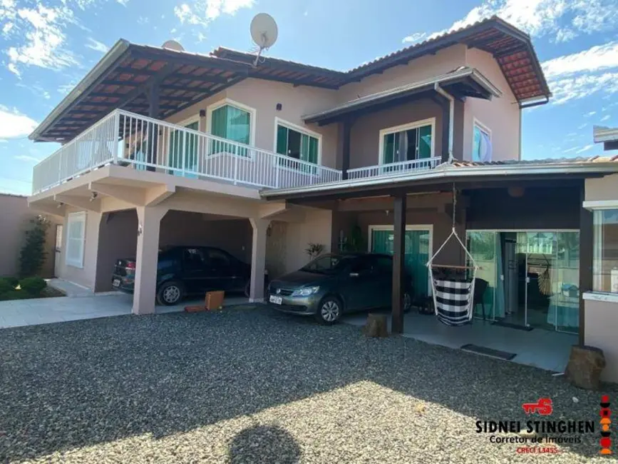 Foto 2 de Casa com 6 quartos à venda, 209m2 em Centro, Balneario Barra Do Sul - SC
