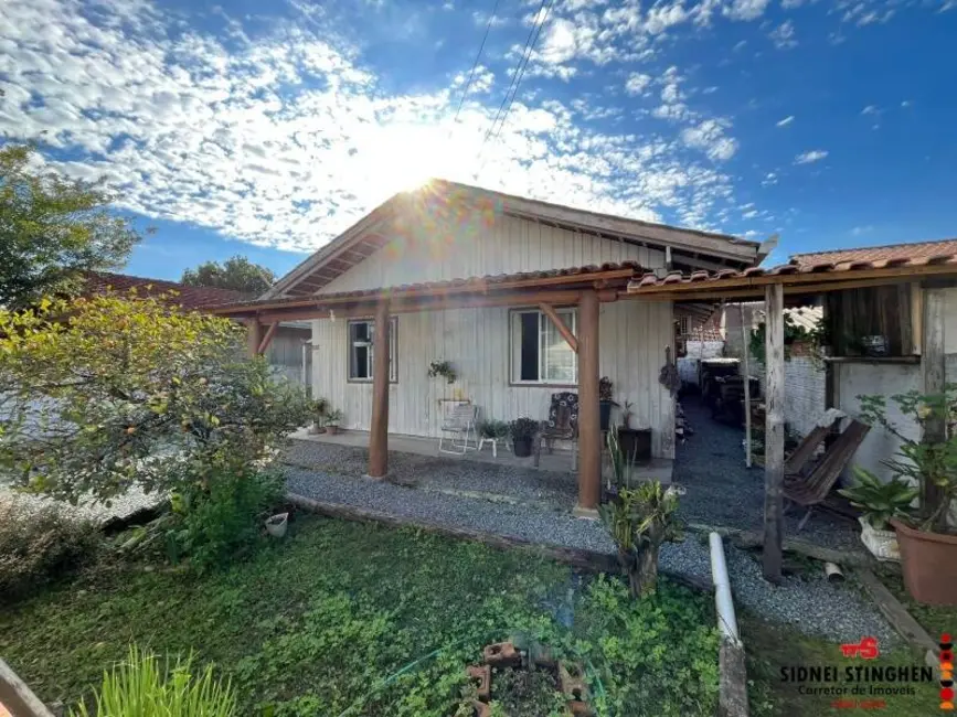 Casa com 3 quartos à venda, 100m2 em Balneario Barra Do Sul - SC - imagem 4 Foto 4 de Casa com 3 quartos à venda, 100m2 em Balneario Barra Do Sul - SC