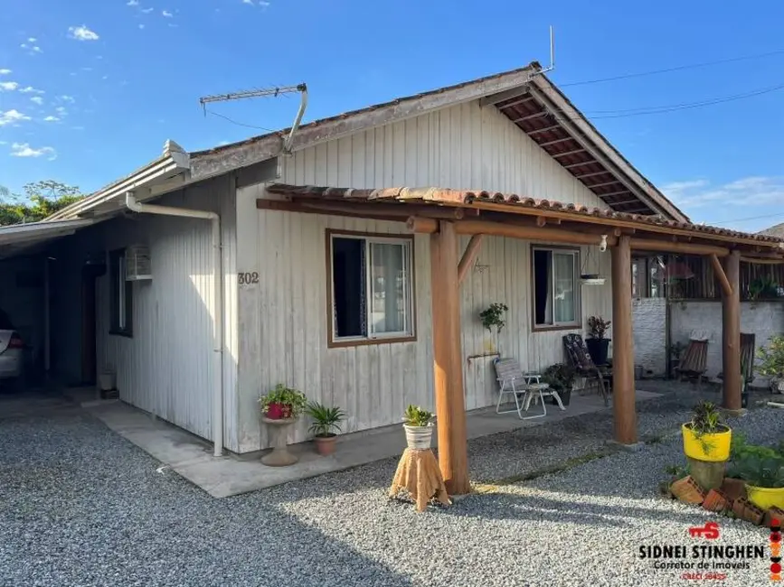 Casa com 3 quartos à venda, 100m2 em Balneario Barra Do Sul - SC - imagem 3 Foto 3 de Casa com 3 quartos à venda, 100m2 em Balneario Barra Do Sul - SC
