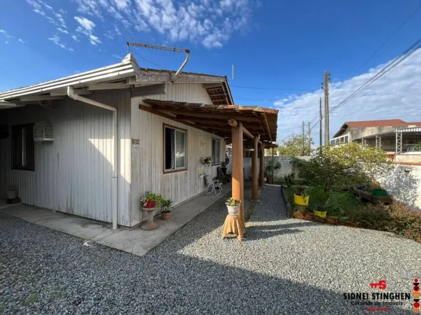 Casa com 3 quartos à venda, 100m2 em Balneario Barra Do Sul - SC - imagem 2 Foto 2 de Casa com 3 quartos à venda, 100m2 em Balneario Barra Do Sul - SC