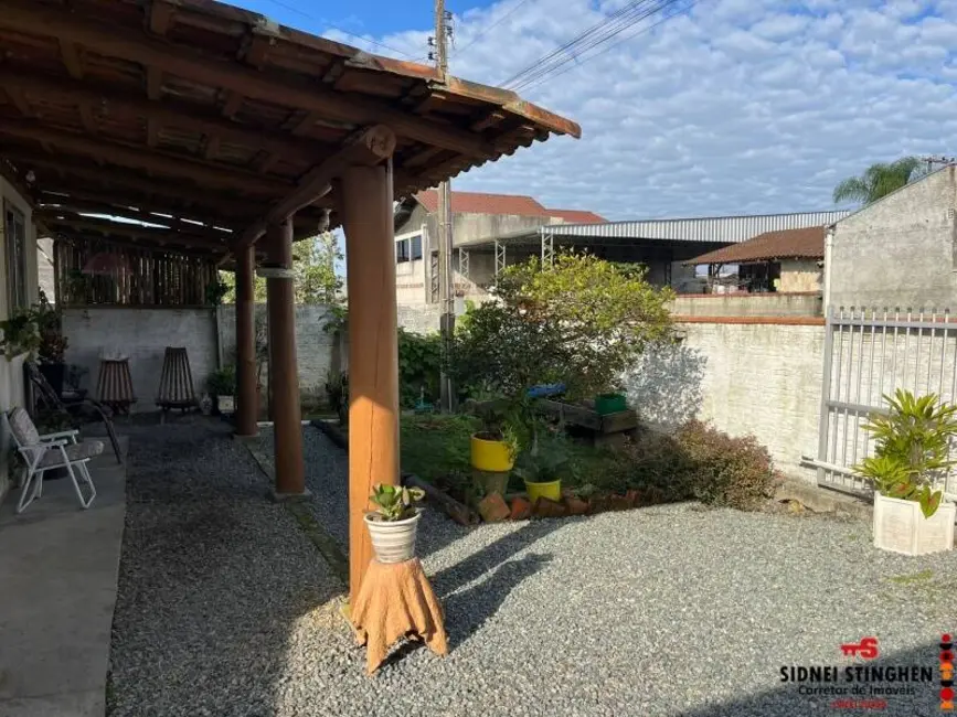 Casa com 3 quartos à venda, 100m2 em Balneario Barra Do Sul - SC - imagem 5 Foto 5 de Casa com 3 quartos à venda, 100m2 em Balneario Barra Do Sul - SC