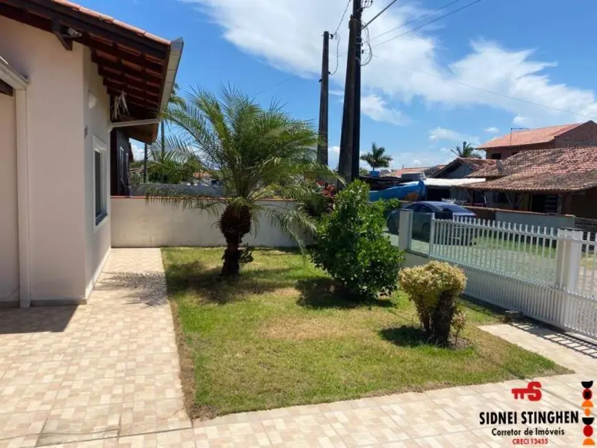 Foto 3 de Casa com 3 quartos à venda, 170m2 em Balneario Barra Do Sul - SC