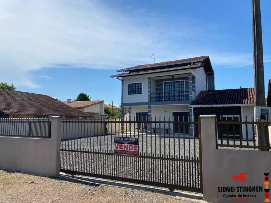 Casa com 4 quartos à venda, 180m2 em Balneario Barra Do Sul - SC - imagem 4 Foto 4 de Casa com 4 quartos à venda, 180m2 em Balneario Barra Do Sul - SC