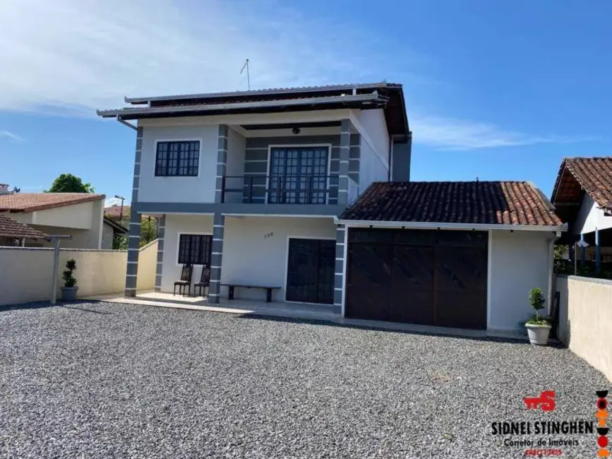 Casa com 4 quartos à venda, 180m2 em Balneario Barra Do Sul - SC - imagem 5 Foto 5 de Casa com 4 quartos à venda, 180m2 em Balneario Barra Do Sul - SC