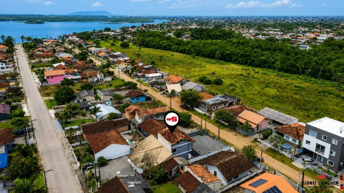 Foto 2 de Casa com 4 quartos à venda, 180m2 em Balneario Barra Do Sul - SC
