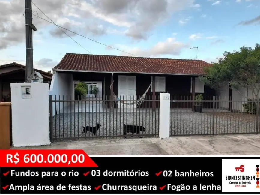 Foto 1 de Casa com 3 quartos à venda, 160m2 em Balneario Barra Do Sul - SC