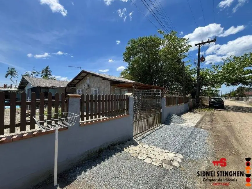Foto 3 de Casa com 4 quartos à venda, 120m2 em Balneario Barra Do Sul - SC
