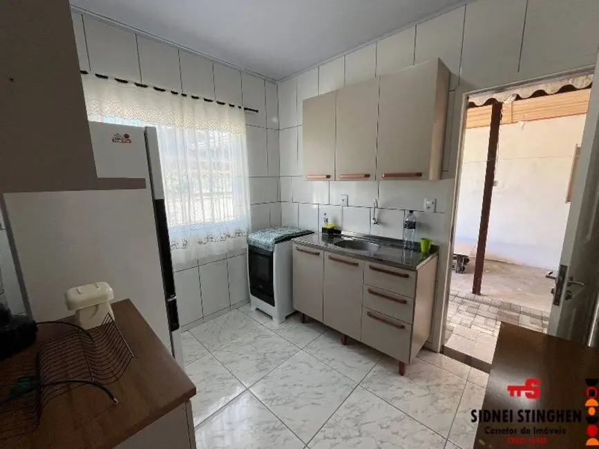 Foto 9 de Casa com 4 quartos à venda, 120m2 em Balneario Barra Do Sul - SC