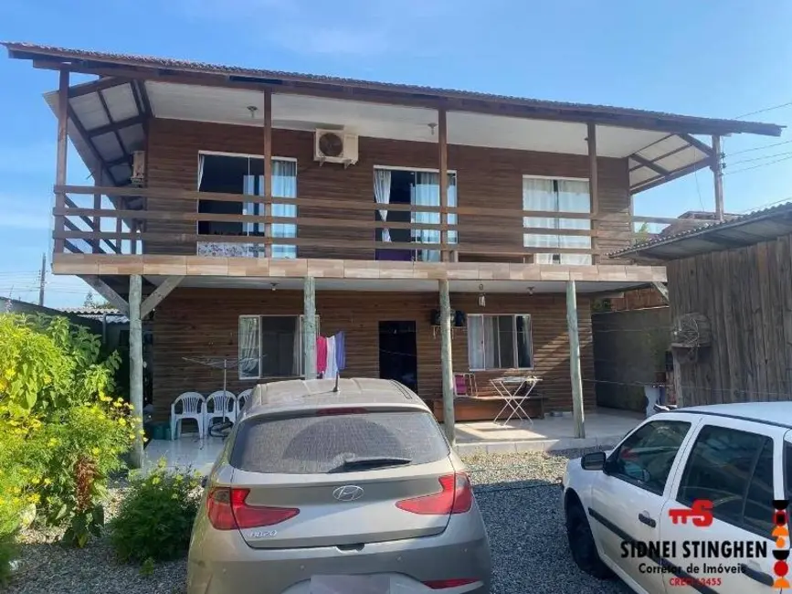 Foto 2 de Casa com 3 quartos à venda, 220m2 em Balneario Barra Do Sul - SC