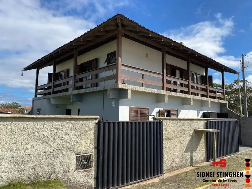 Foto 2 de Casa com 5 quartos à venda, 230m2 em Centro, Balneario Barra Do Sul - SC