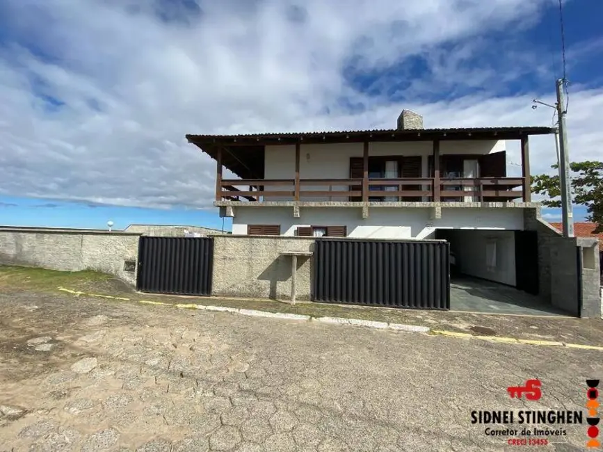 Foto 3 de Casa com 5 quartos à venda, 230m2 em Centro, Balneario Barra Do Sul - SC