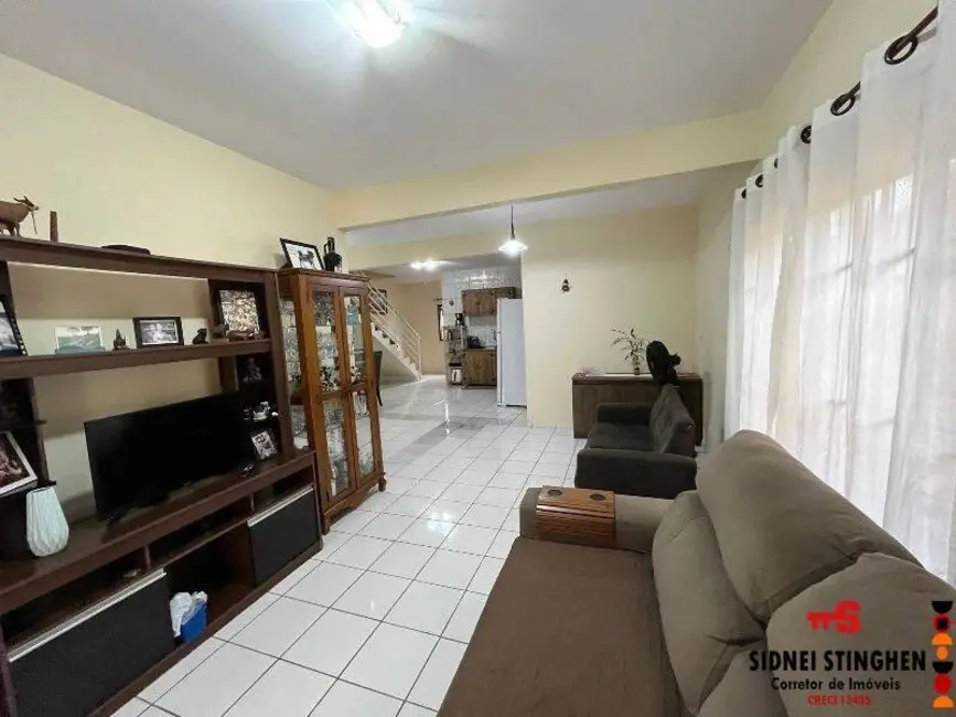 Casa com 3 quartos à venda, 192m2 em Balneario Barra Do Sul - SC - imagem 6 Foto 6 de Casa com 3 quartos à venda, 192m2 em Balneario Barra Do Sul - SC