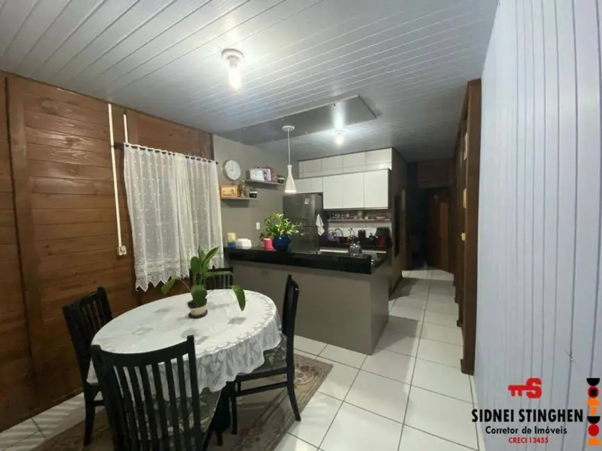 Foto 3 de Casa com 3 quartos à venda, 140m2 em Balneario Barra Do Sul - SC