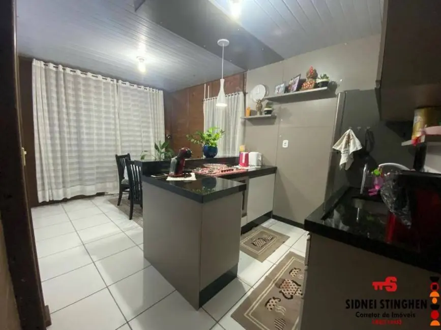 Foto 4 de Casa com 3 quartos à venda, 140m2 em Balneario Barra Do Sul - SC