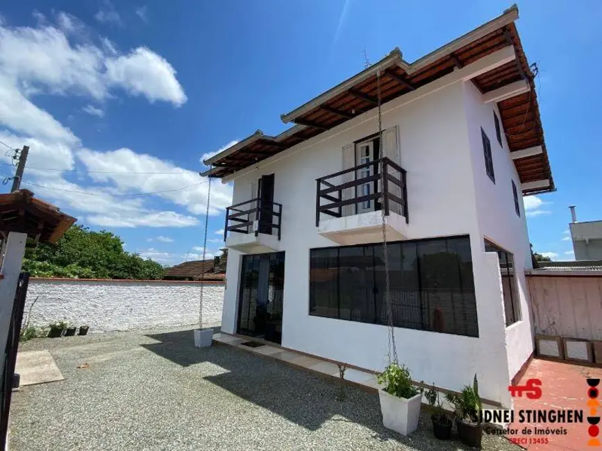 Foto 3 de Casa com 4 quartos à venda, 150m2 em Balneario Barra Do Sul - SC