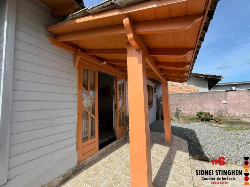 Casa com 2 quartos à venda, 110m2 em Balneario Barra Do Sul - SC - imagem 3 Foto 3 de Casa com 2 quartos à venda, 110m2 em Balneario Barra Do Sul - SC