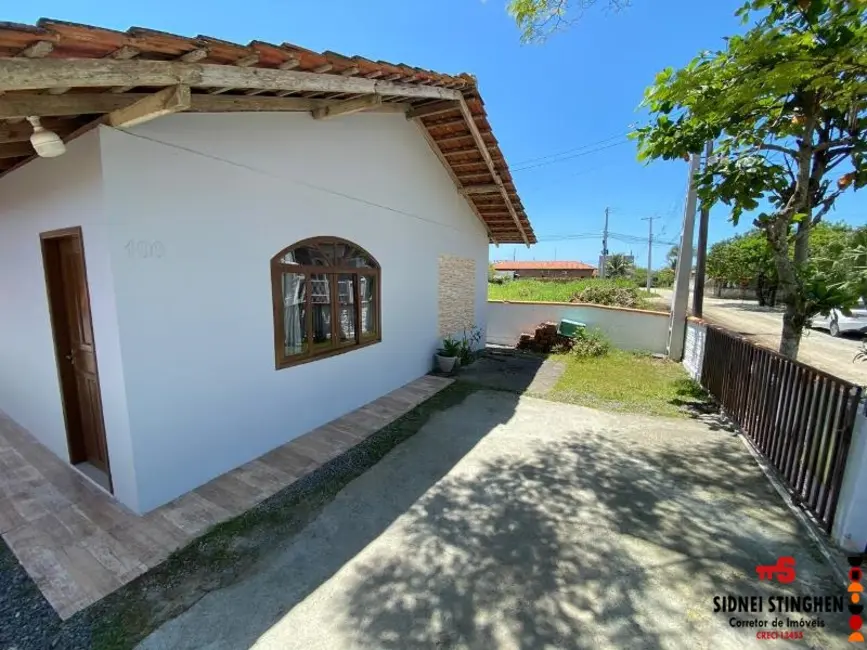Foto 2 de Casa com 6 quartos à venda, 130m2 em Balneario Barra Do Sul - SC